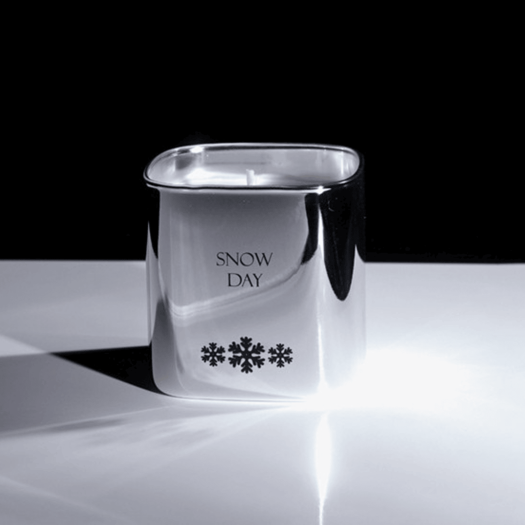 Limited Christmas Crisp Winter Air Raspberry & Sweet Pea Snow Day Scent Candle